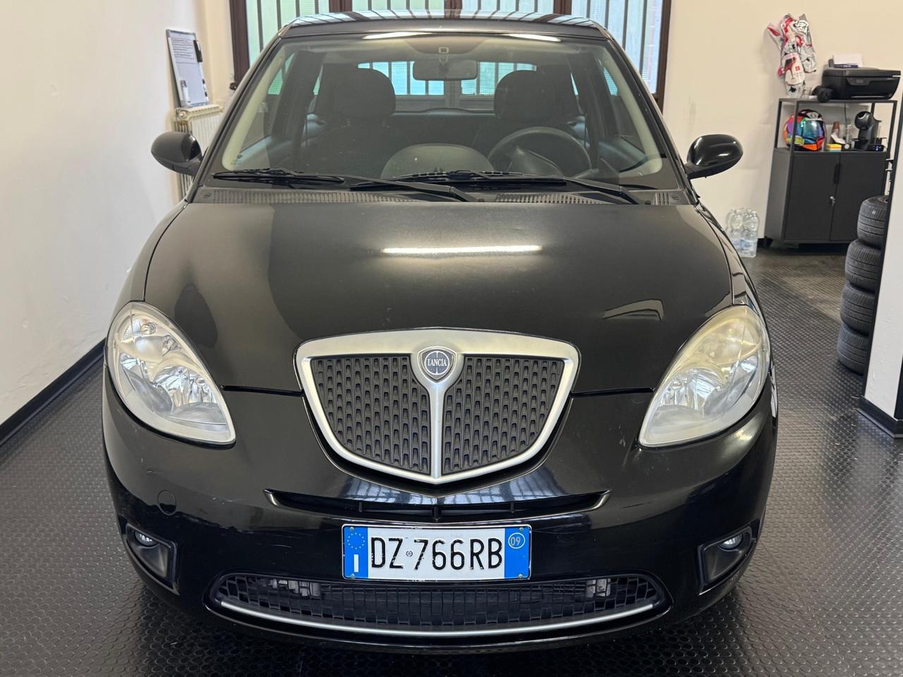 Lancia Ypsilon 1.2 benzina - adatta a neopatentati