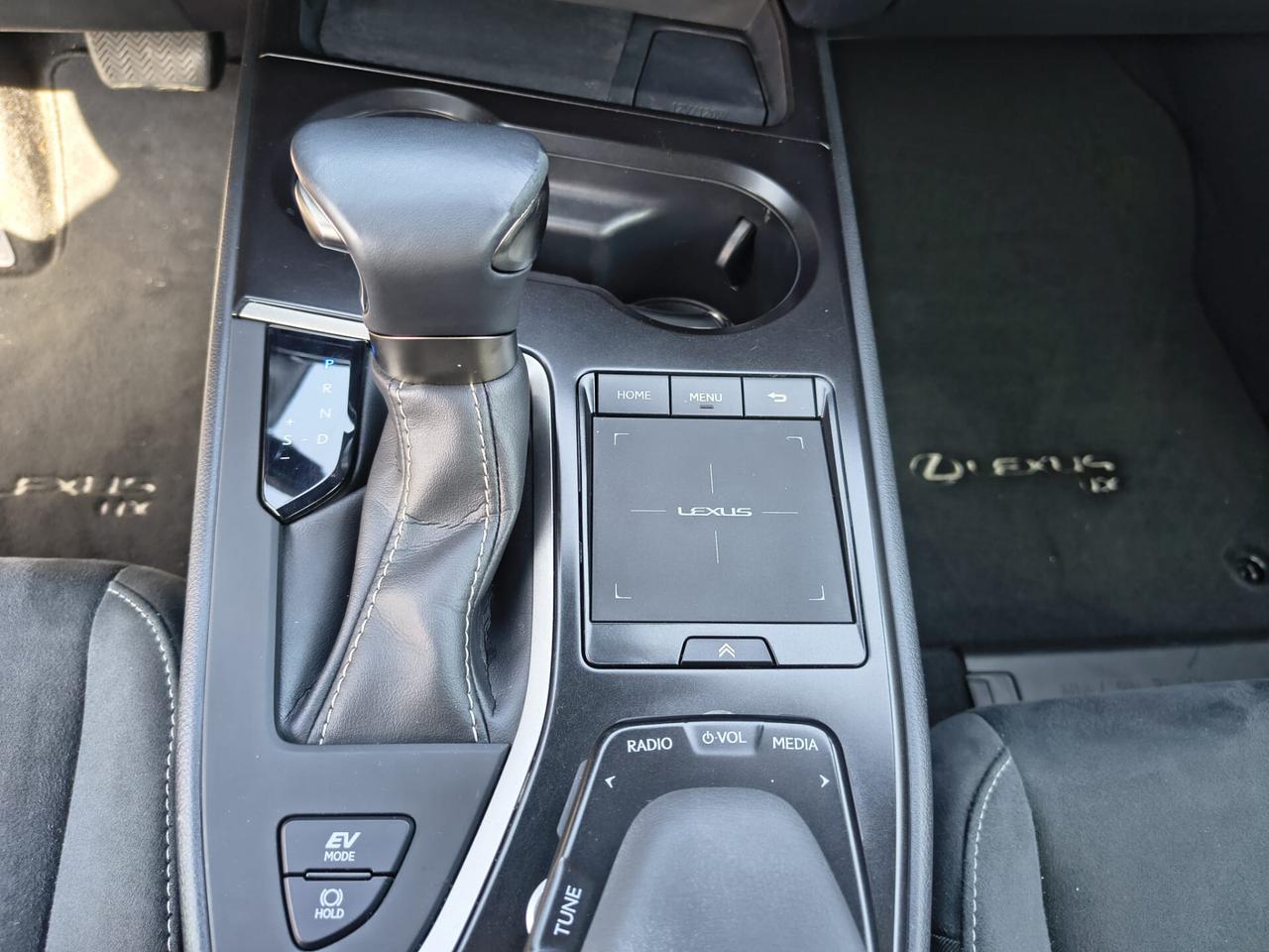 Lexus UX 250H Hybrid Business
