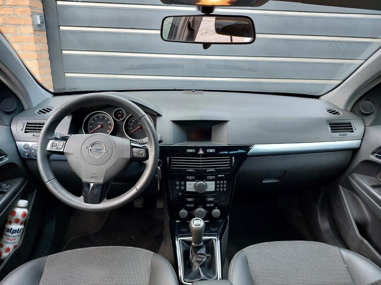 Opel Astra 1.6 16VCosmo 2009 benzina NEOP TRATTABILE