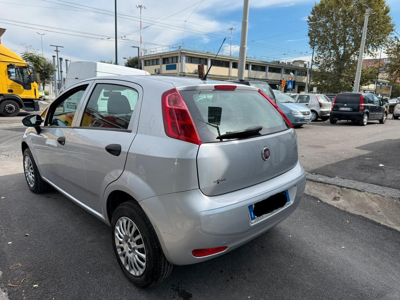 Fiat Punto 1.4 8V 2018 tagliandata e garantita