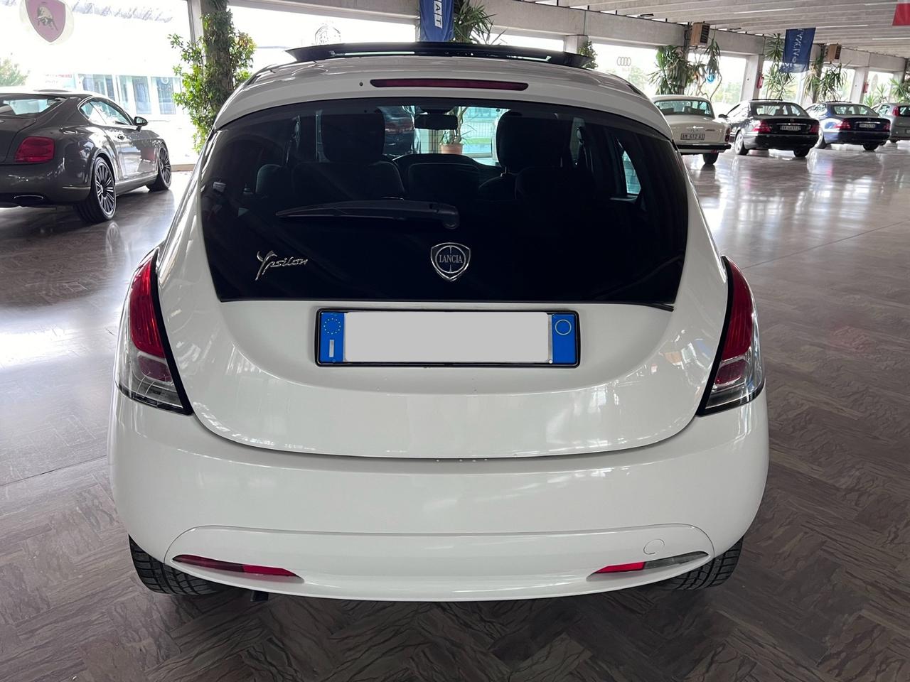 Lancia Ypsilon 1.2 69 CV 5 porte S&S Platinum Plus * Neopatentati