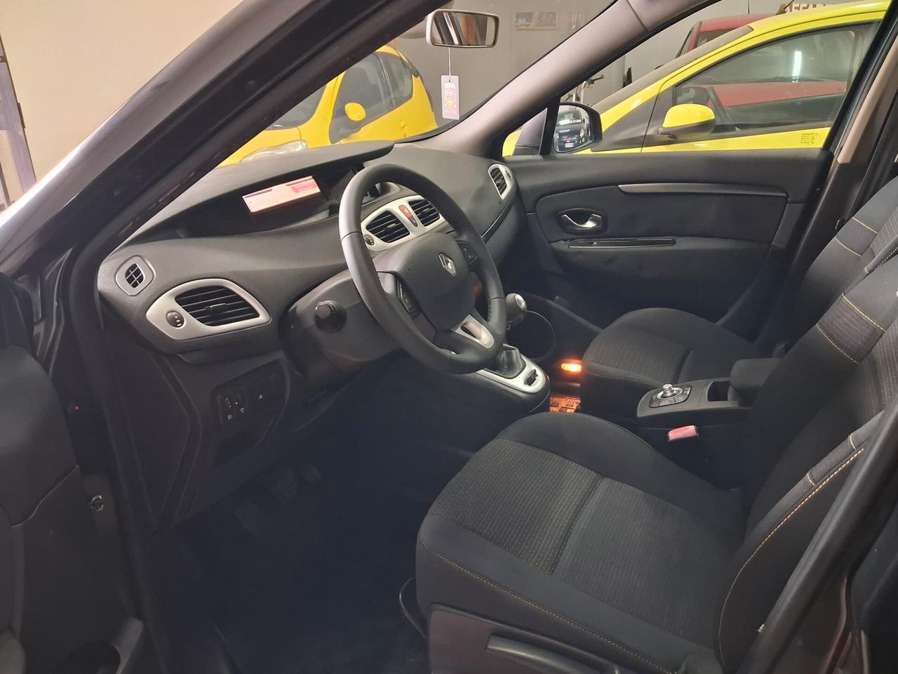 Renault Scenic X-Mod 1.5 dCi unico prop 2011