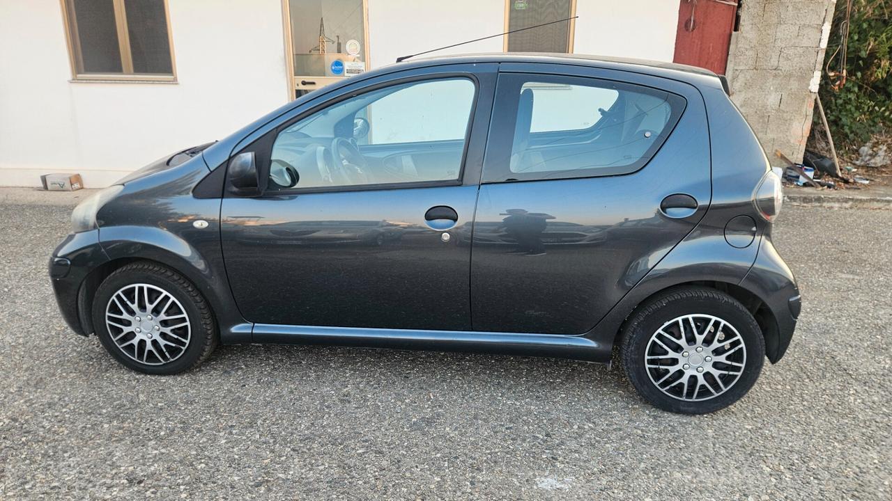 Toyota Aygo 1.0 12V VVT-i 5 porte Sol Red Edition