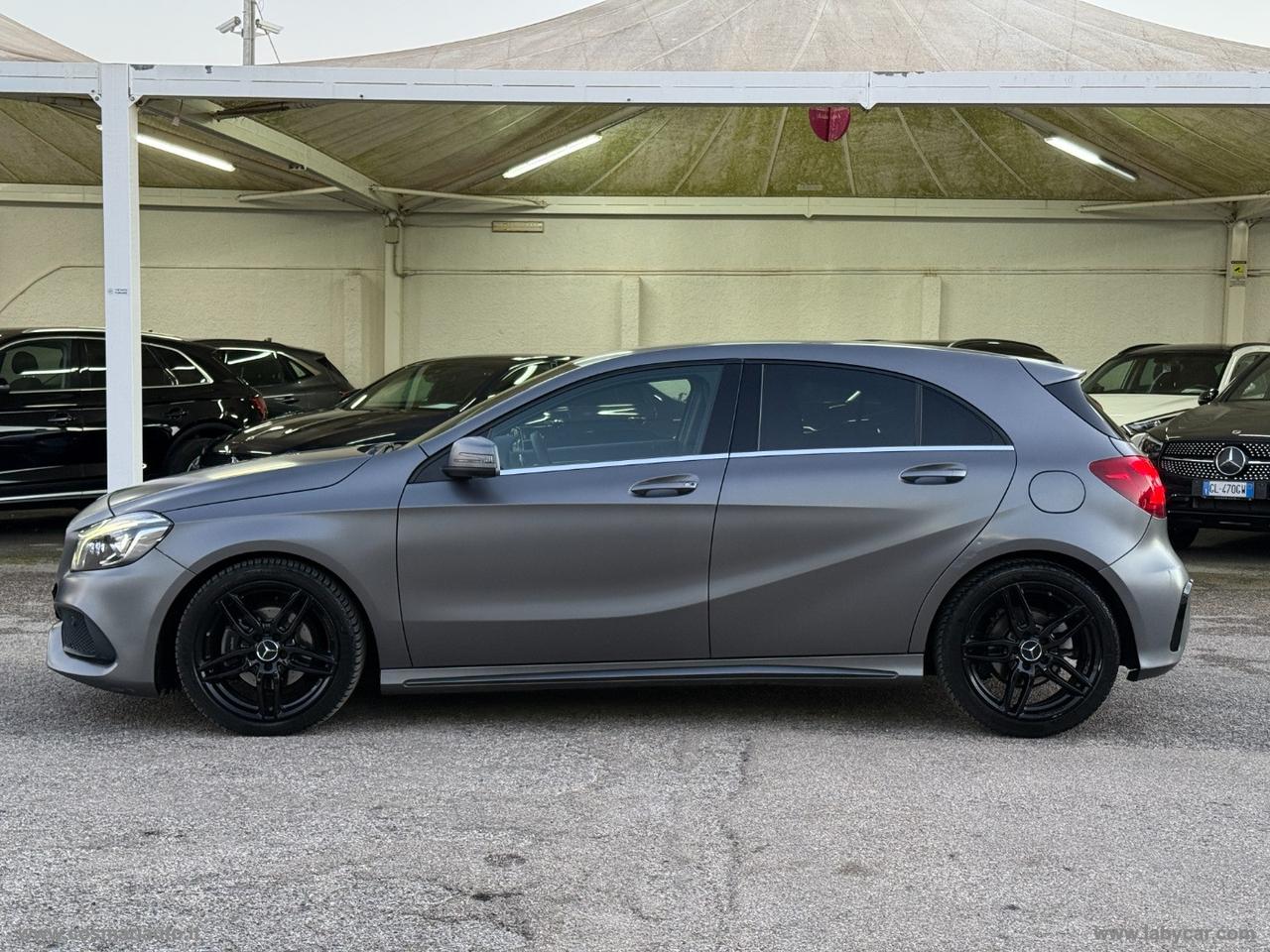 MERCEDES-BENZ A 180 d Automatic Premium