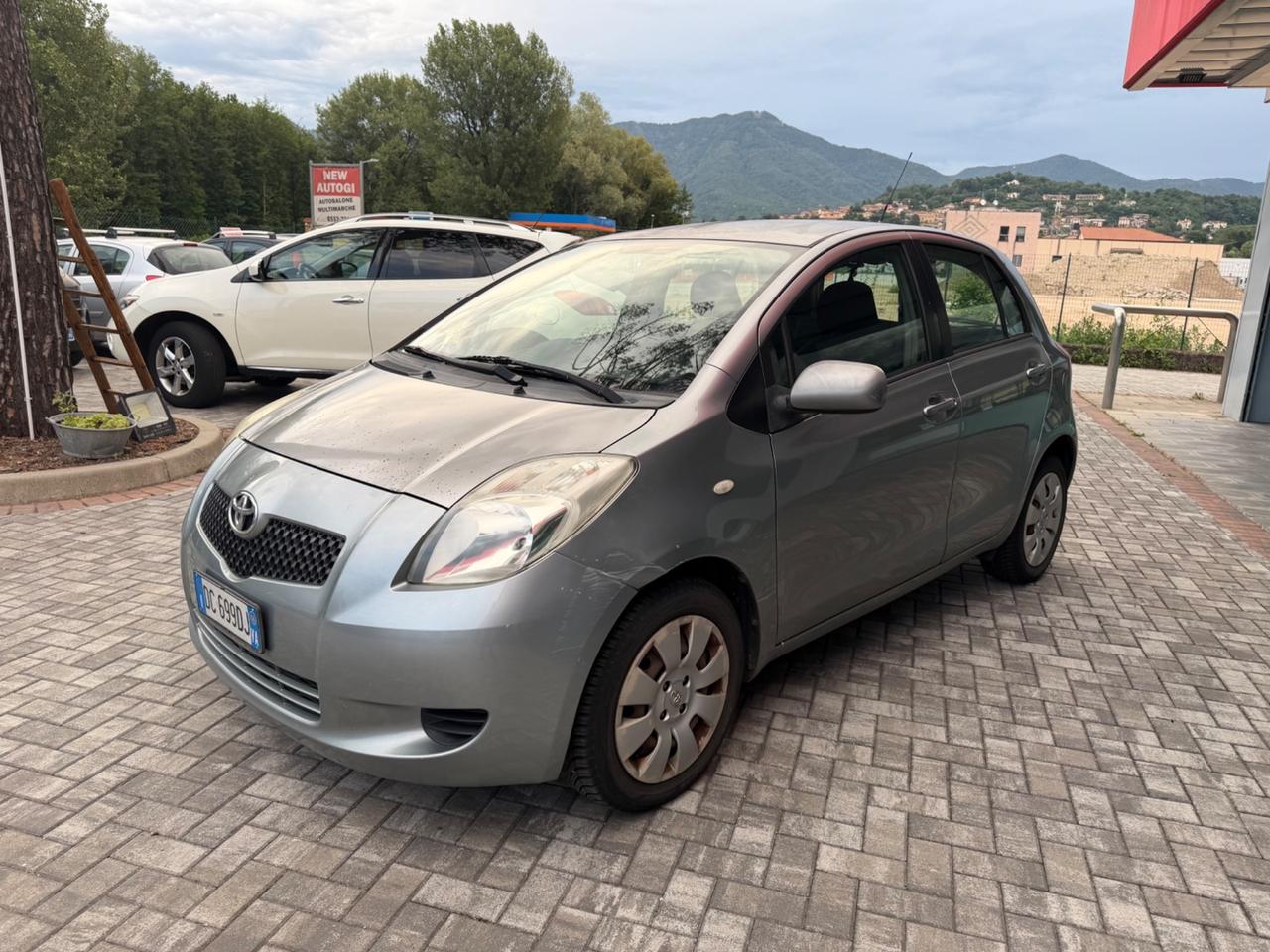 Toyota Yaris 1.0 5 porte BENZINA - NEOPATENTATI