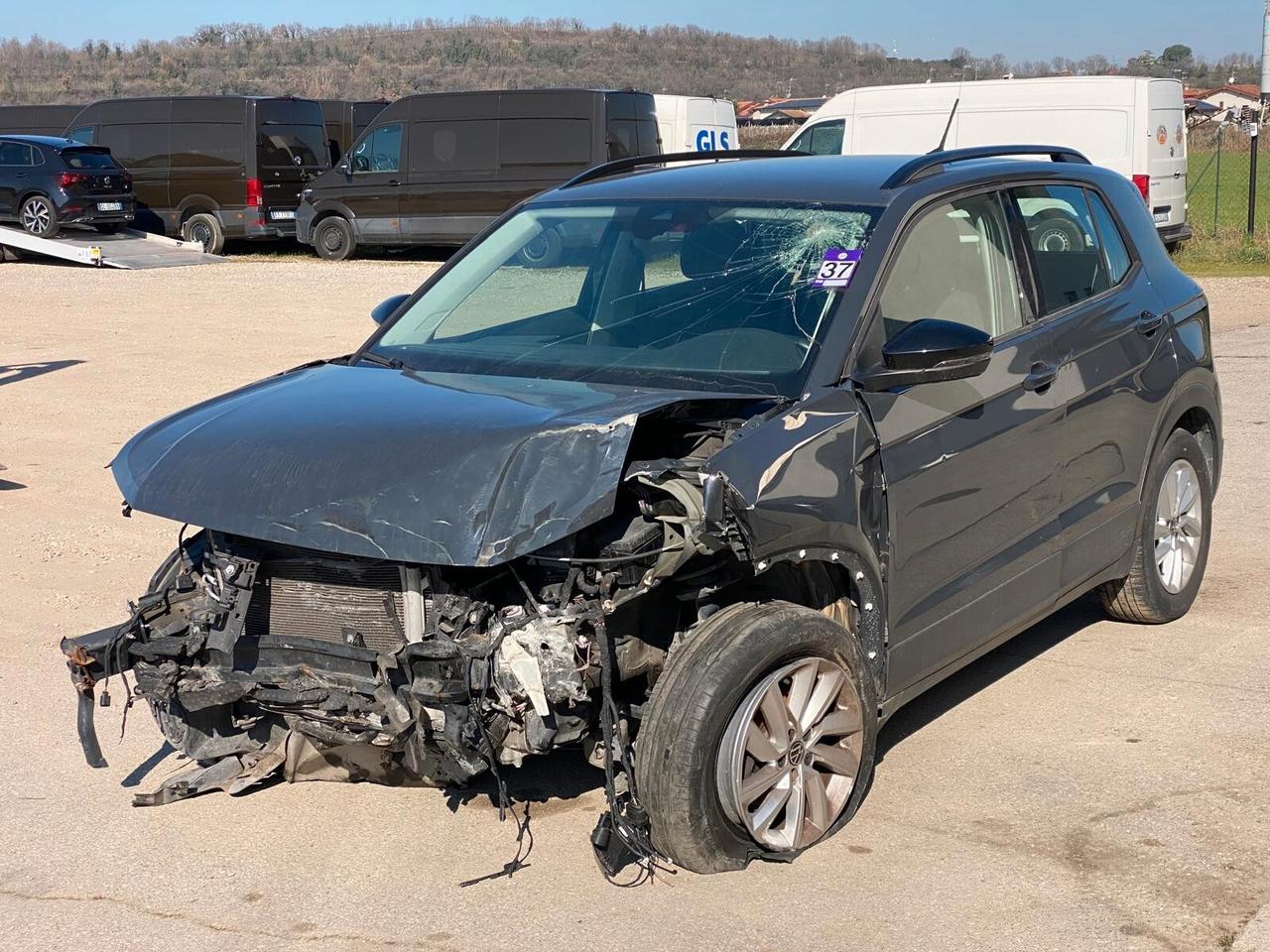 Volkswagen T-Cross 1.0 tsi 95cv INCIDENTATA