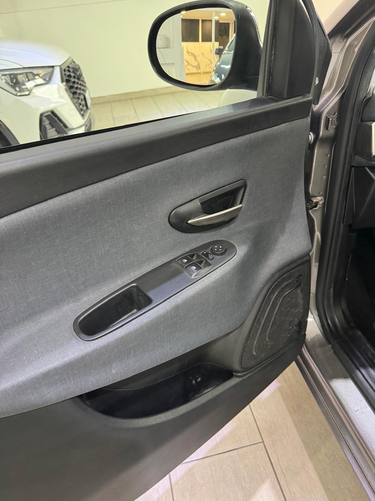 Lancia Ypsilon 1.0 FireFly 5 porte S&S Hybrid Ecochic Gold