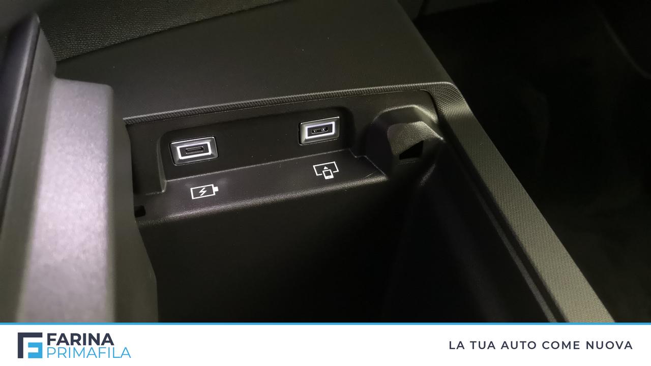 PEUGEOT Nuovo 5008 Hybrid 136 e-DCS6 GT