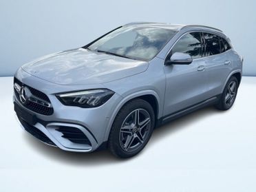 Mercedes-Benz GLA 200 d Automatic 4MATIC AMG Line PREMIUM