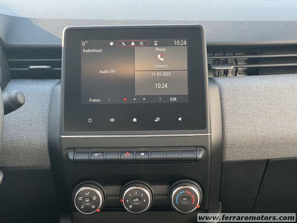 Renault Clio SCe 65 CV neo patentati a soli 179 euro al mese