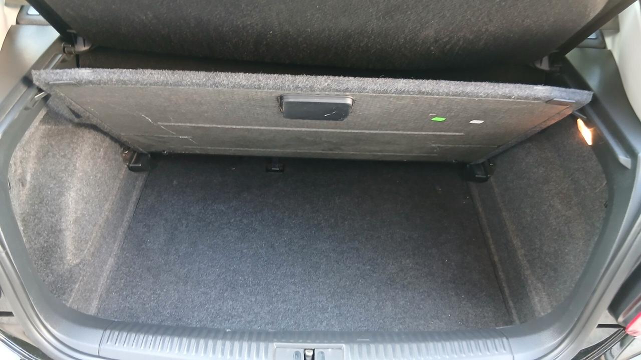 Volkswagen POLO 1.4 TDI PARI AL NUOVO