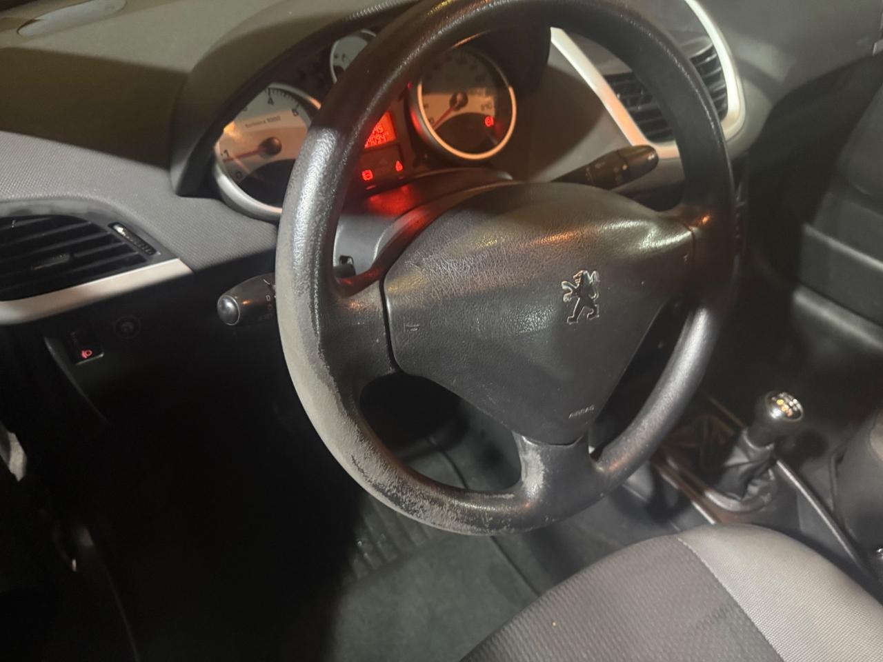 Peugeot 207 1.4 8V 75CV 5p. X Line