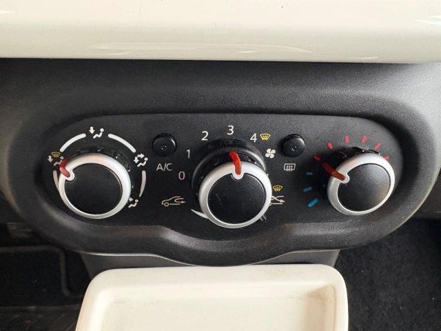 RENAULT Twingo SCe Lovely POCHI CHILOMETRI NAVIGATORE