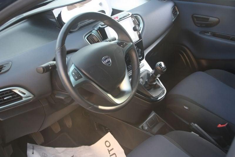 Lancia Ypsilon 1.0 FireFly 5 porte S&S Hybrid Platino