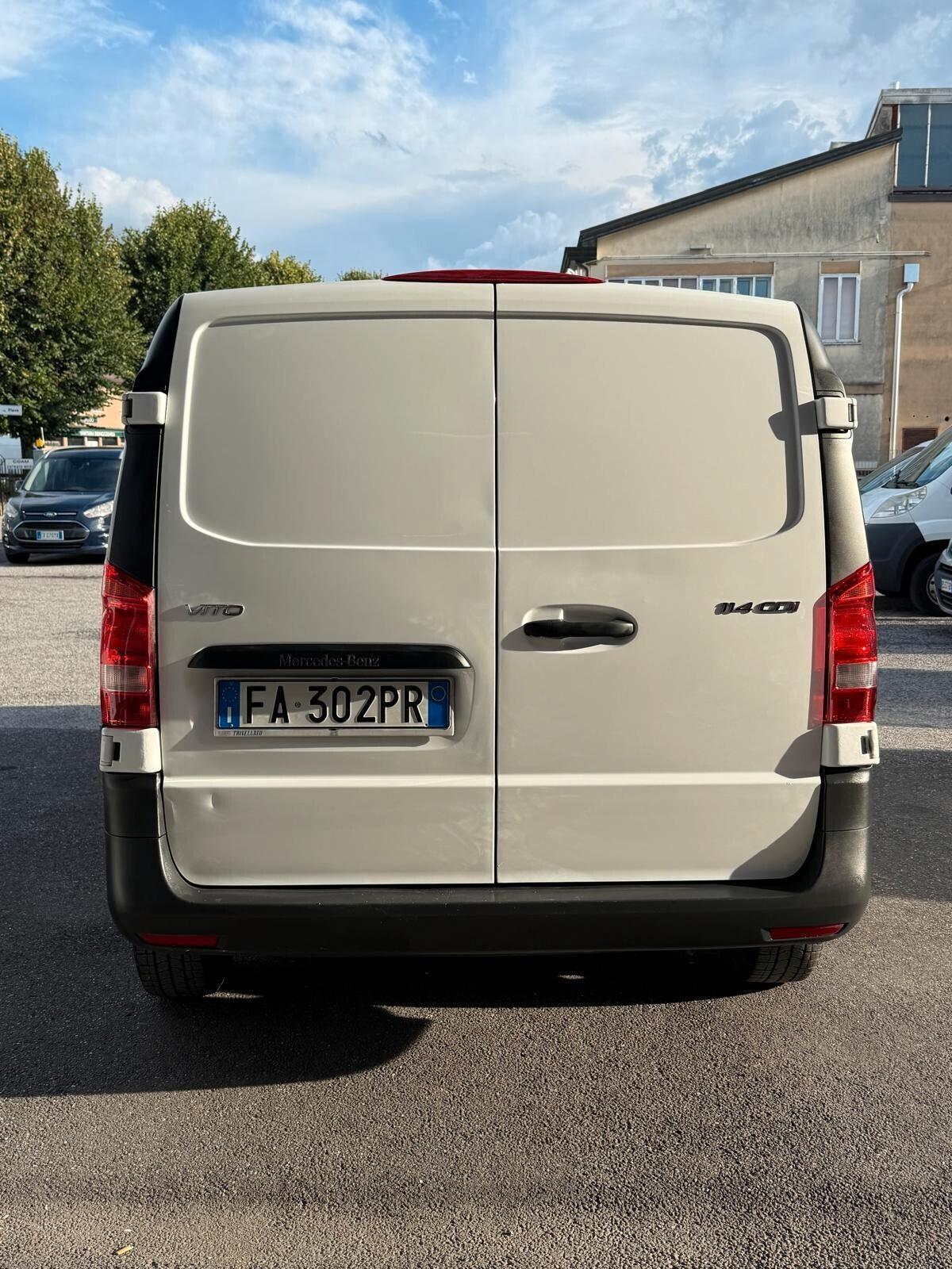 Mercedes Benz VITO 114 CDI COMPACT 2.2 6 MARCE COMPACT