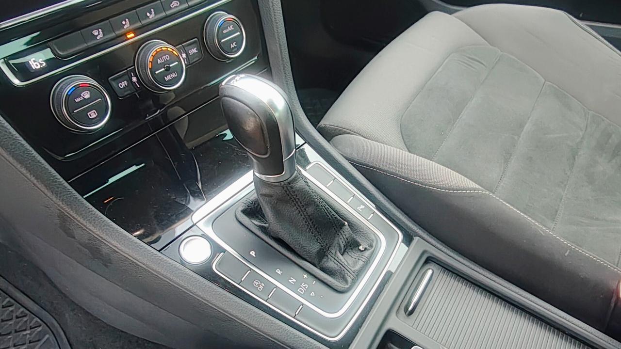 Volkswagen Golf 1.5 TGI DSG 5p. Trendline BlueMotion Technology