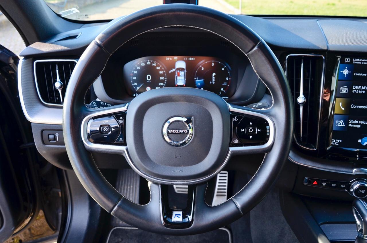 VOLVO XC60 2.0 d4 R-DESIGN AWD 190cv GEARTRONIC, UNICOPROPRIETARIO, UFF ITALIANA, EURO 6D, FULL LED, NAVI, 19", PERMUTE