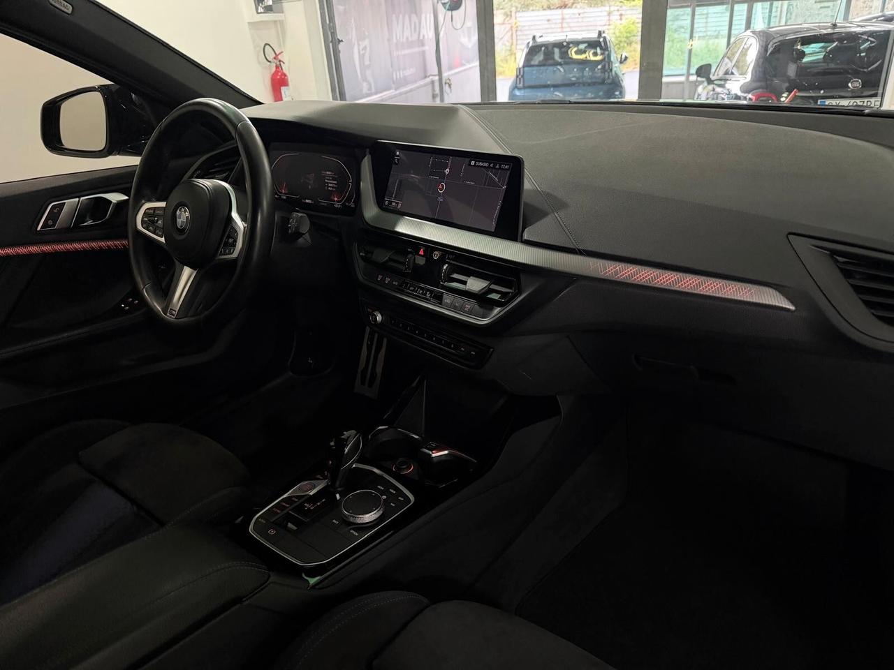 Bmw 118 118d 5p. Msport