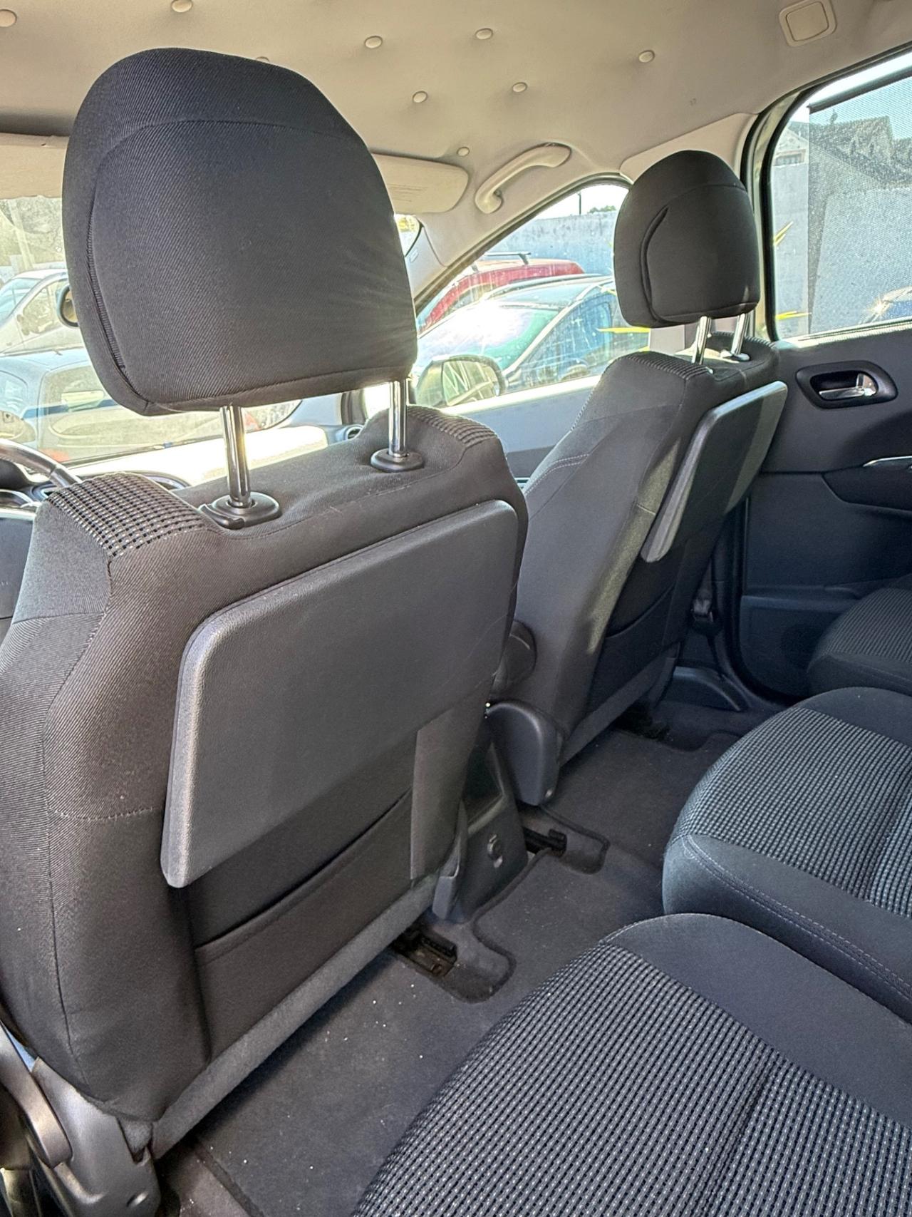 Peugeot 5008 1.6 gancio traino 7 posti