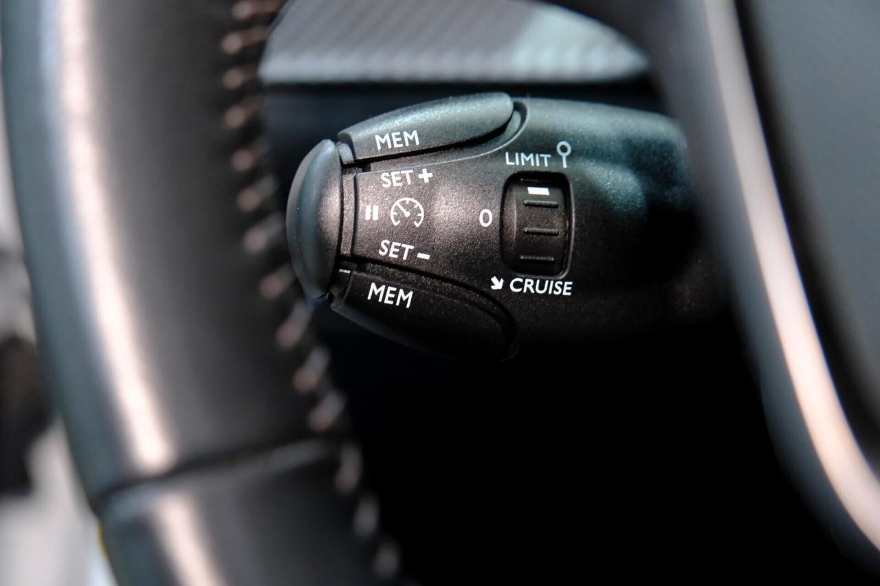 Peugeot 2008 1500 Blue HDi 110 cv Allure