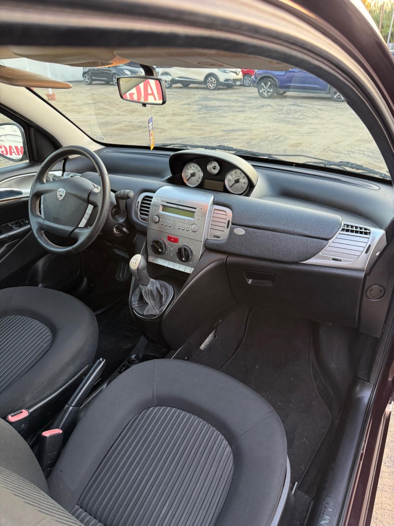 Lancia Ypsilon 1.3 MJT 75 CV Elle