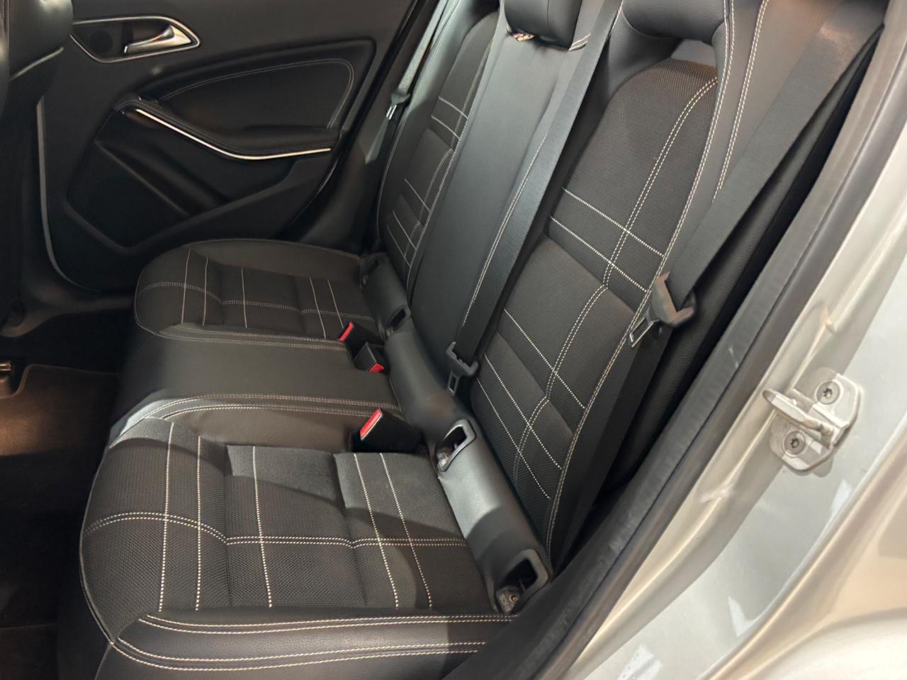 Mercedes-benz GLA 200d Premium