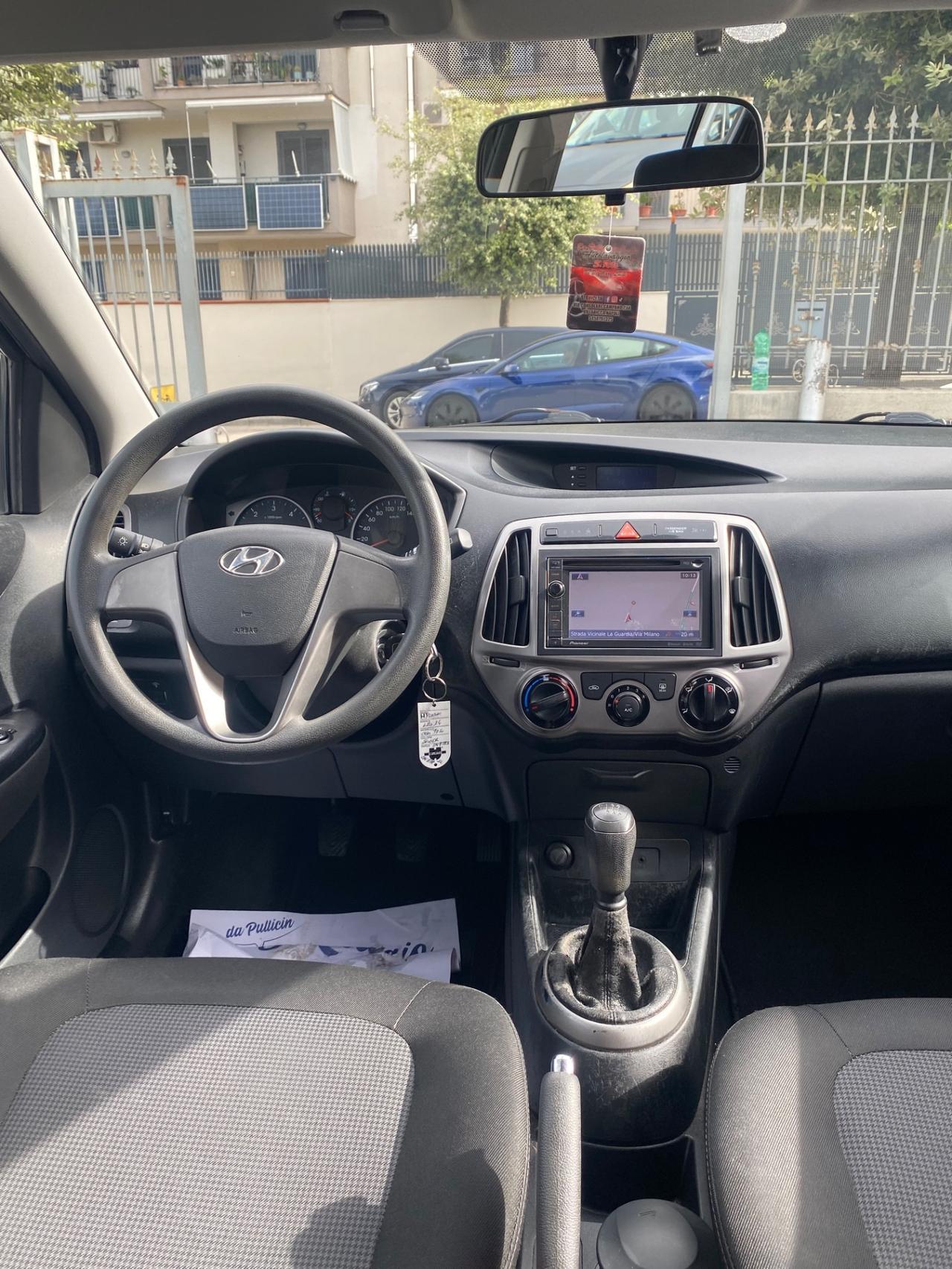 Hyundai i20 1.4 CRDi Anno 2013 Full Navi Led