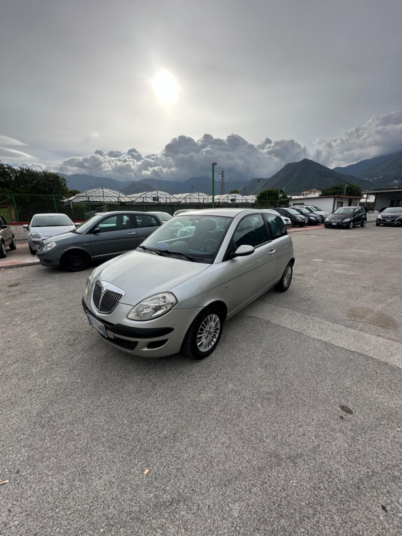 Lancia Ypsilon 1.2 Oro