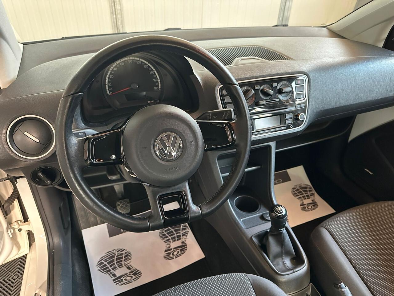 Volkswagen up! 1.0 5p. R-line