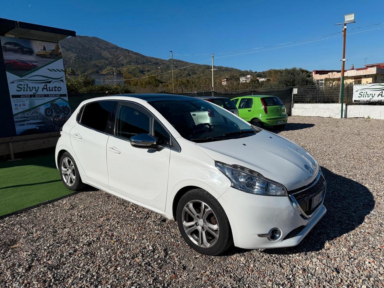 Peugeot 208 1.4 HDi 68 CV 5 porte Allure