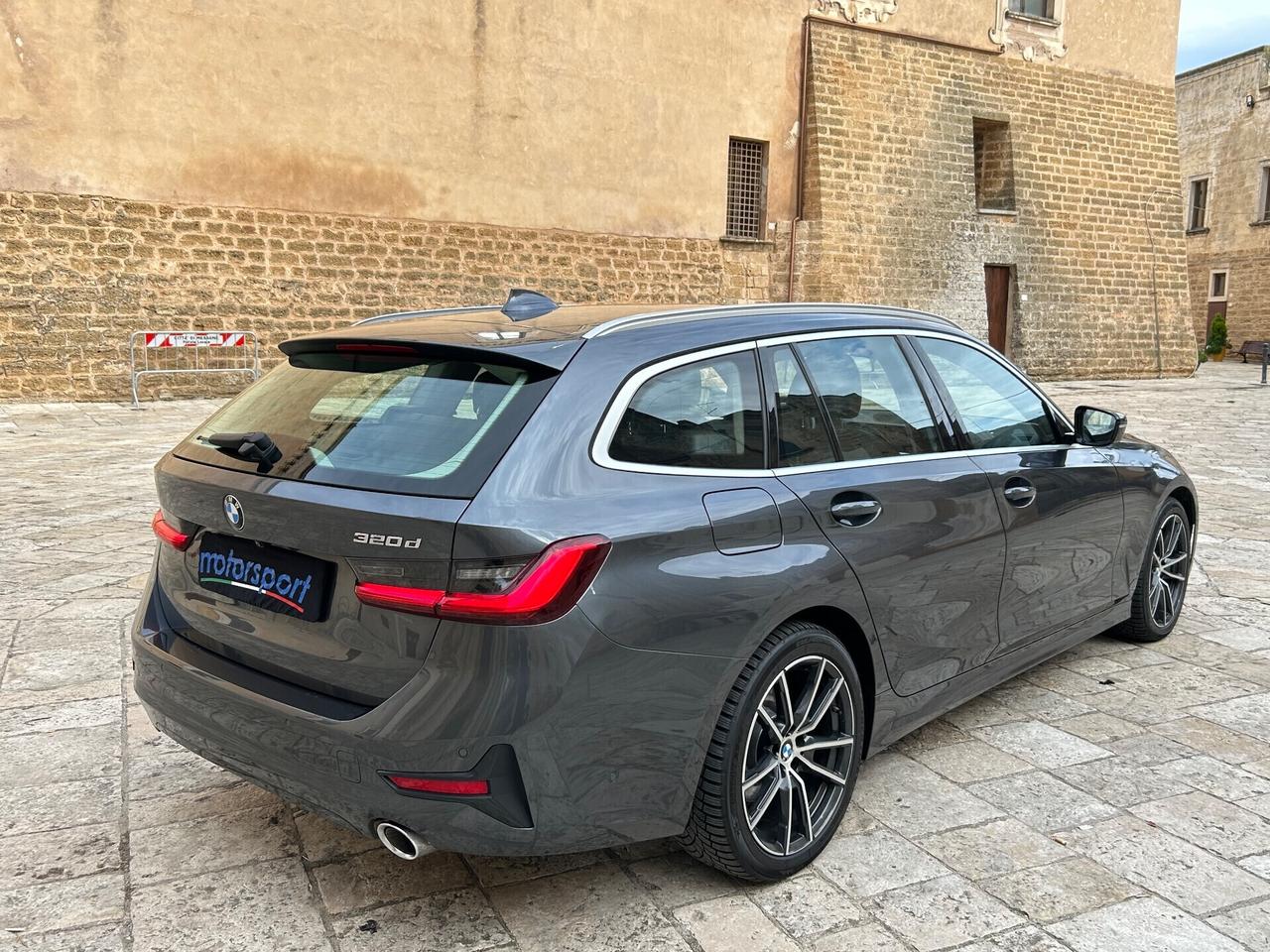 Bmw 320d Sport 190 cv lights ambient + virtual