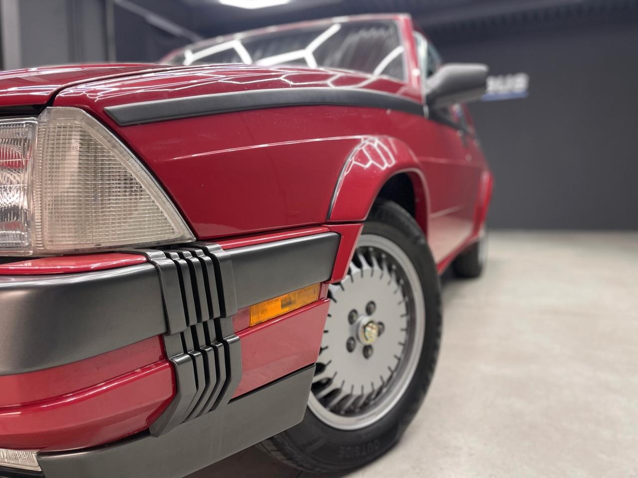 Alfa Romeo 75 3.0i V6 Milano