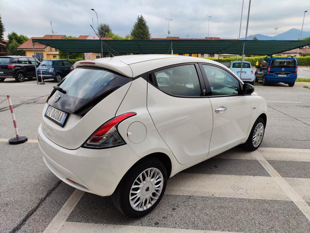 Lancia Ypsilon 1.2 69 CV 5 porte Gold 2017