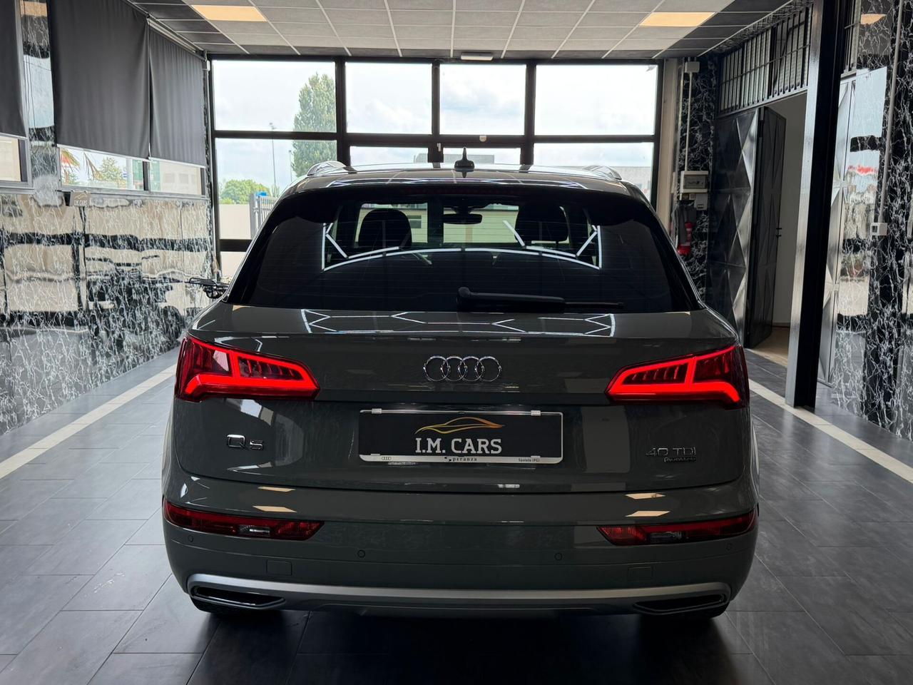 Audi Q5 40 TDI quattro S tronic Business Sport