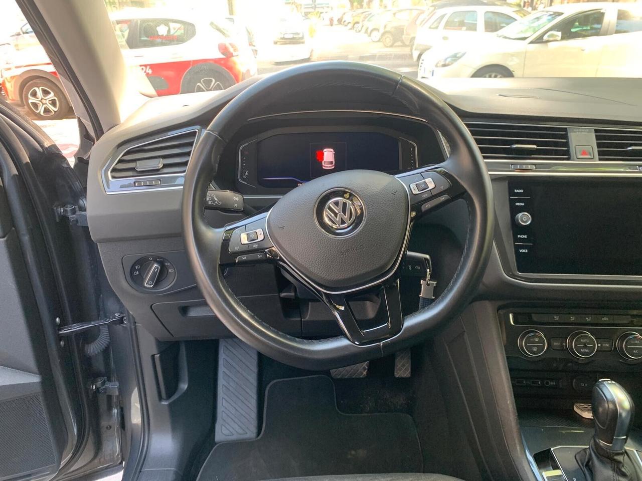 Volkswagen Tiguan 2.0 TDI SCR DSG Sport BlueMotion Technology R-LINE
