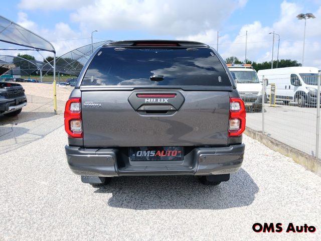 TOYOTA Hilux 2.8 D A/T 4WD 4 porte Double Cab Invincible N1