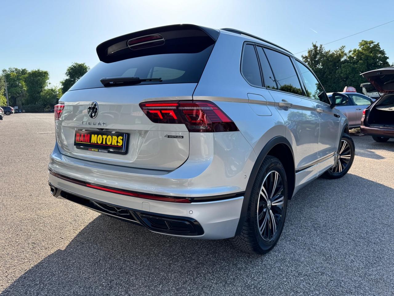 Volkswagen Tiguan R-LINE 2.0 TDI 150 CV DSG 4MOTION