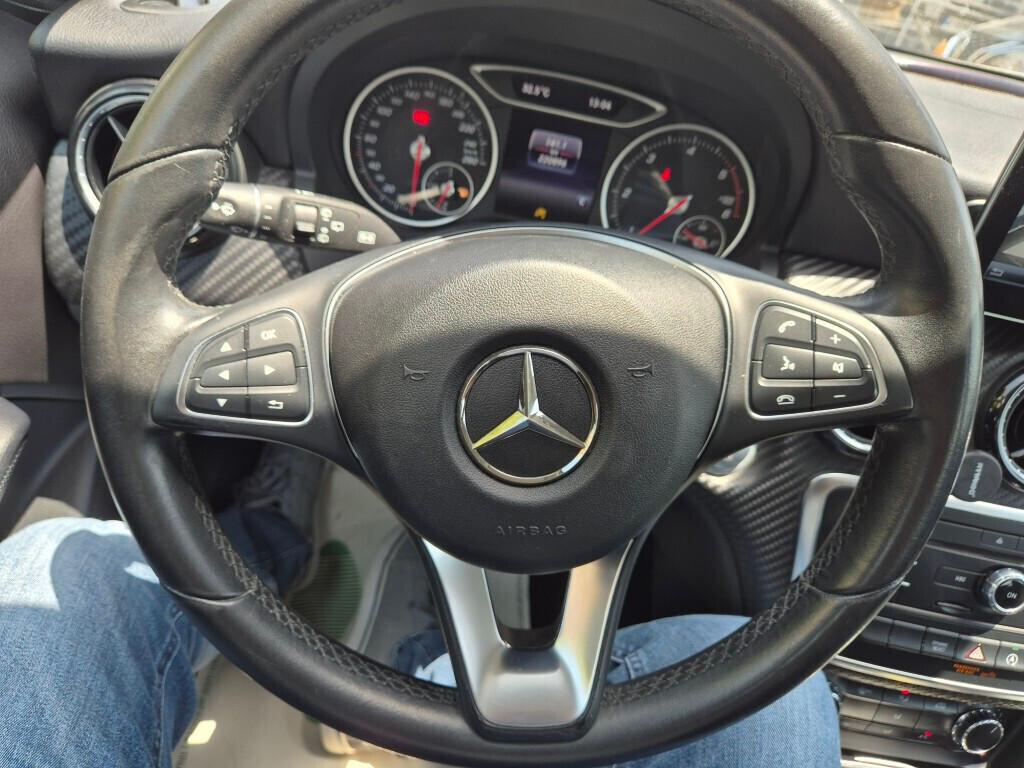 Mercedes GLA 180 d Manuale NAVI LED