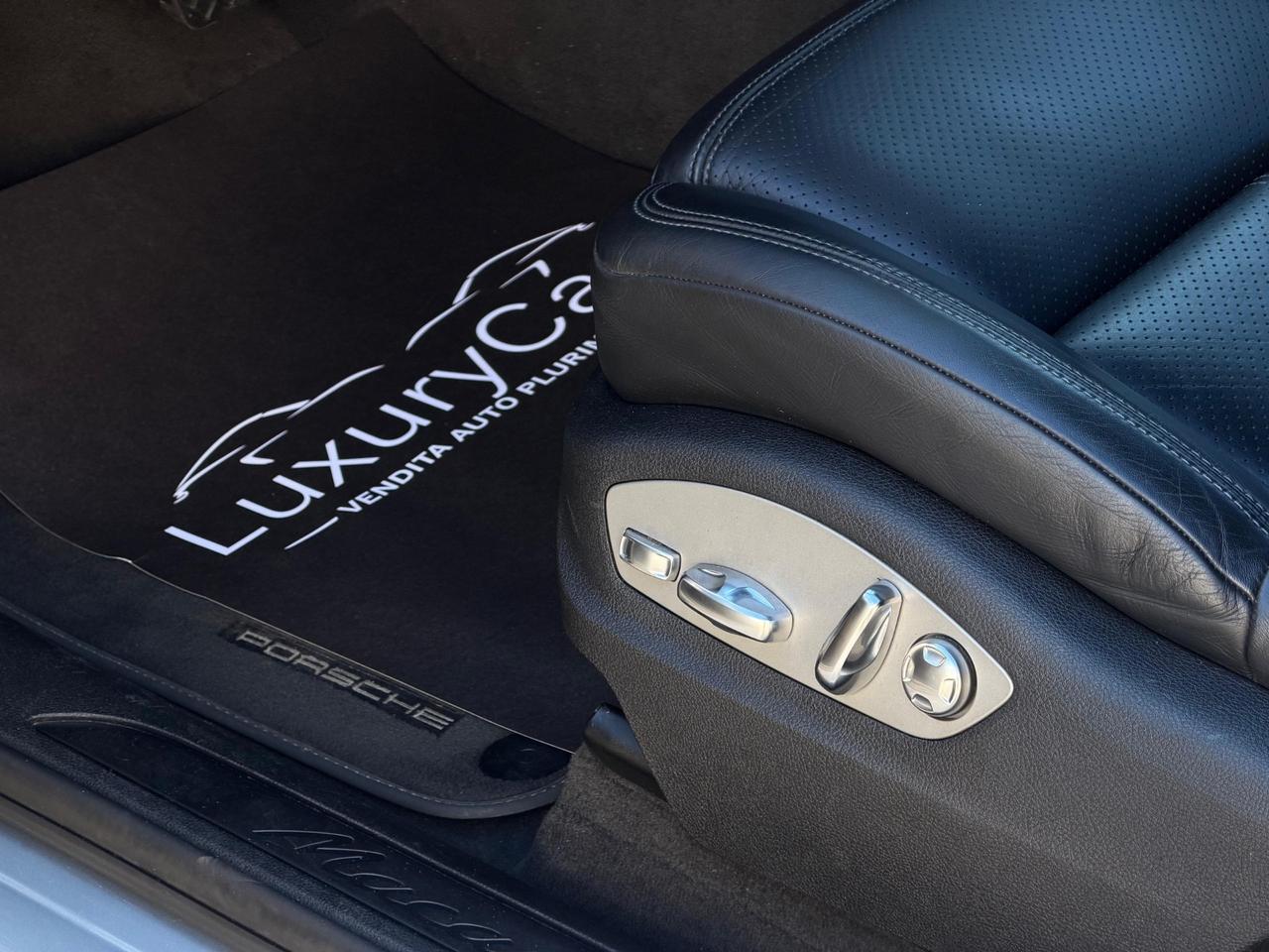 Porsche Macan 2.0 TURBO 245 CV PDK TETTO PASM