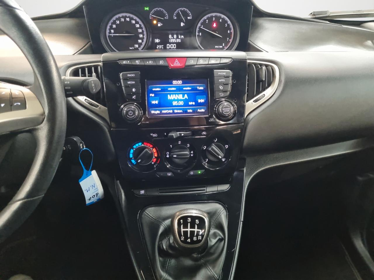 Lancia Ypsilon 1.0 FireFly 5 porte S&S Hybrid Ecochic Gold