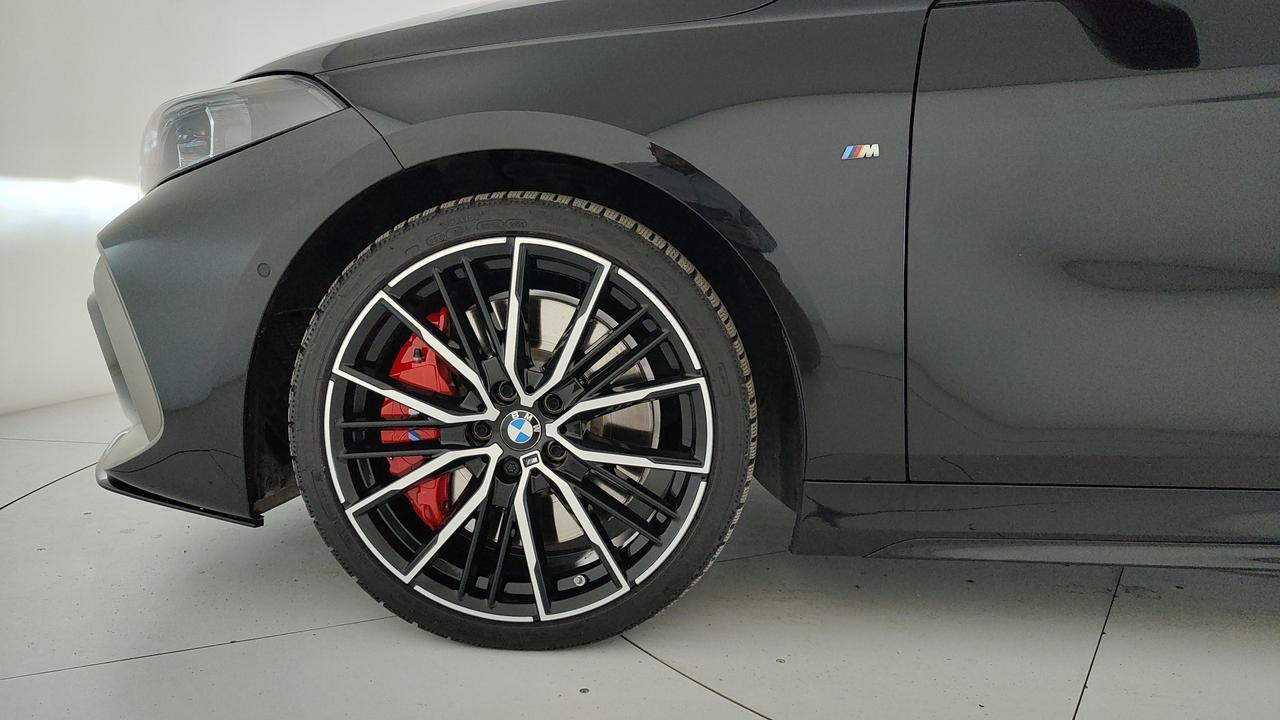 BMW Serie 1 F40 - M 135i xdrive auto