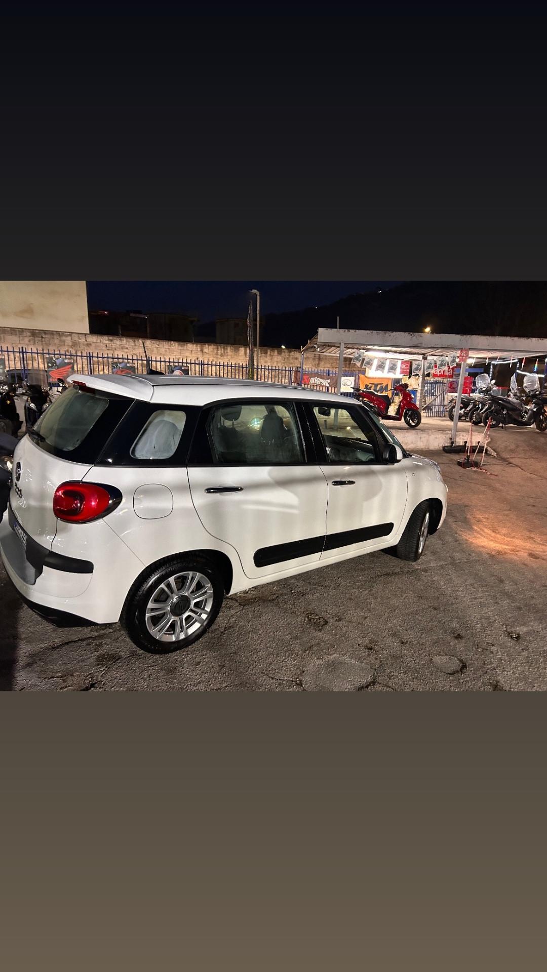 Fiat 500L Wagon 1.3 Multijet 95 CV Mirror