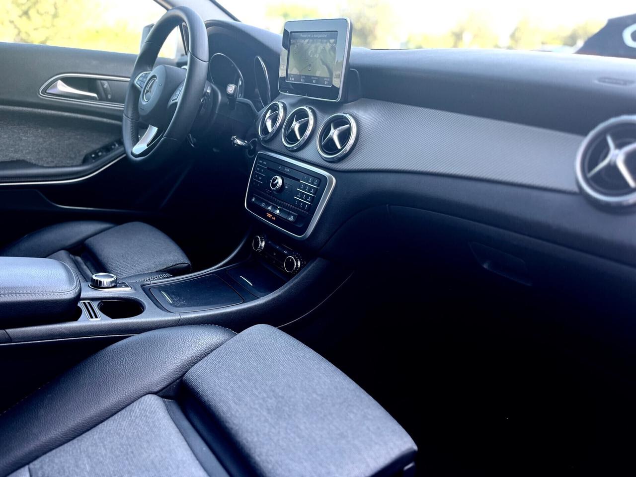 GLA 200 (136cv) MOTORE MERCEDES 4MATIC*AUTOMATICO