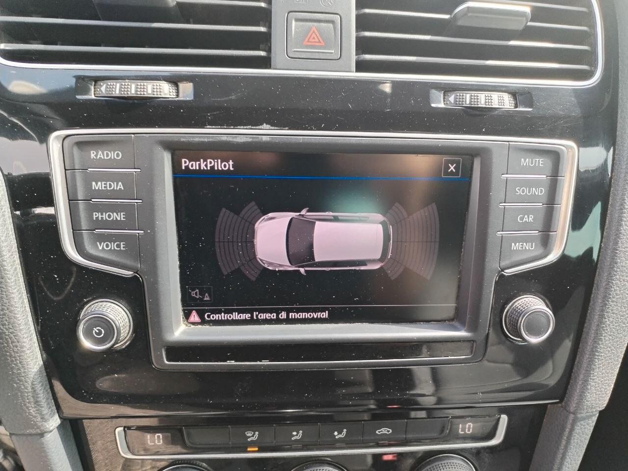Volkswagen Golf 1.6 TDI 110 CV 5p. R-Line -App Connect-