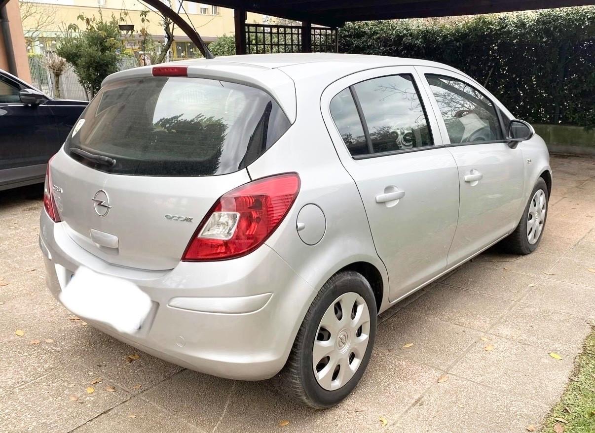 Opel Corsa 1.2 5 porte Cosmo