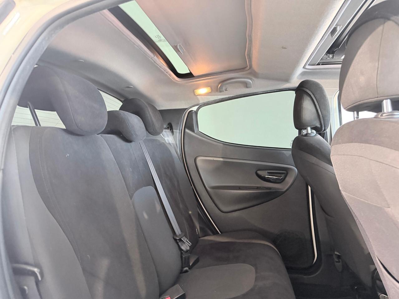 Lancia Ypsilon ACCONTO 0€ RATE DA 150€ AL MESE