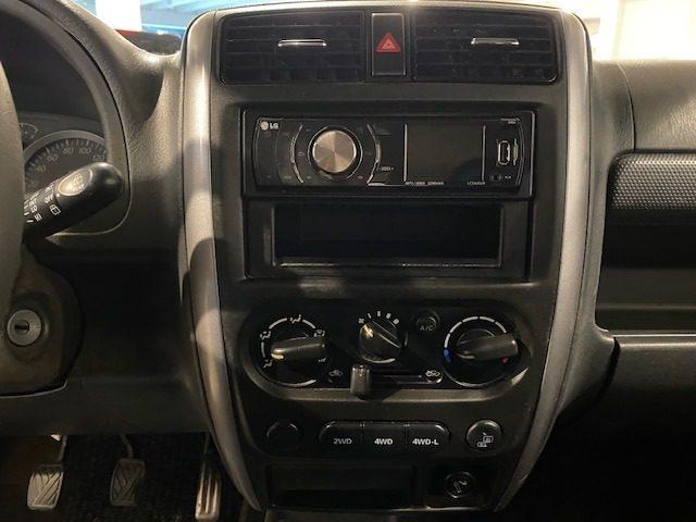 SUZUKI Jimny 1.3i 16V cat 4WD "NEOPATENTATI"