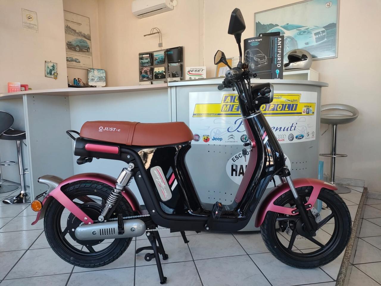 Bmw X2 sDrive18d + Scooter Omaggio