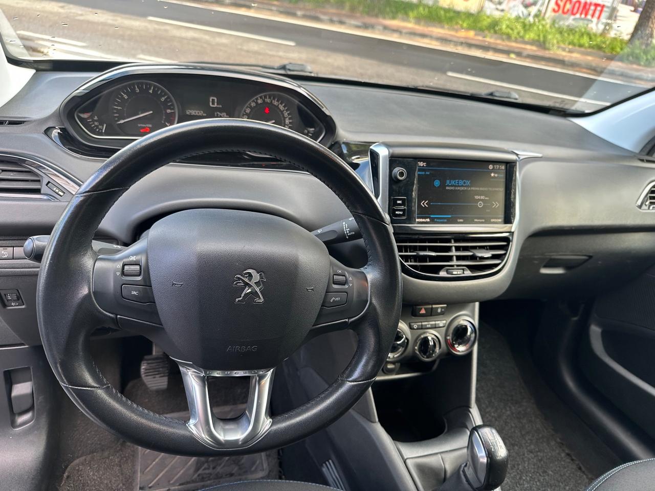 Peugeot 208 PureTech 82 5 porte Signature