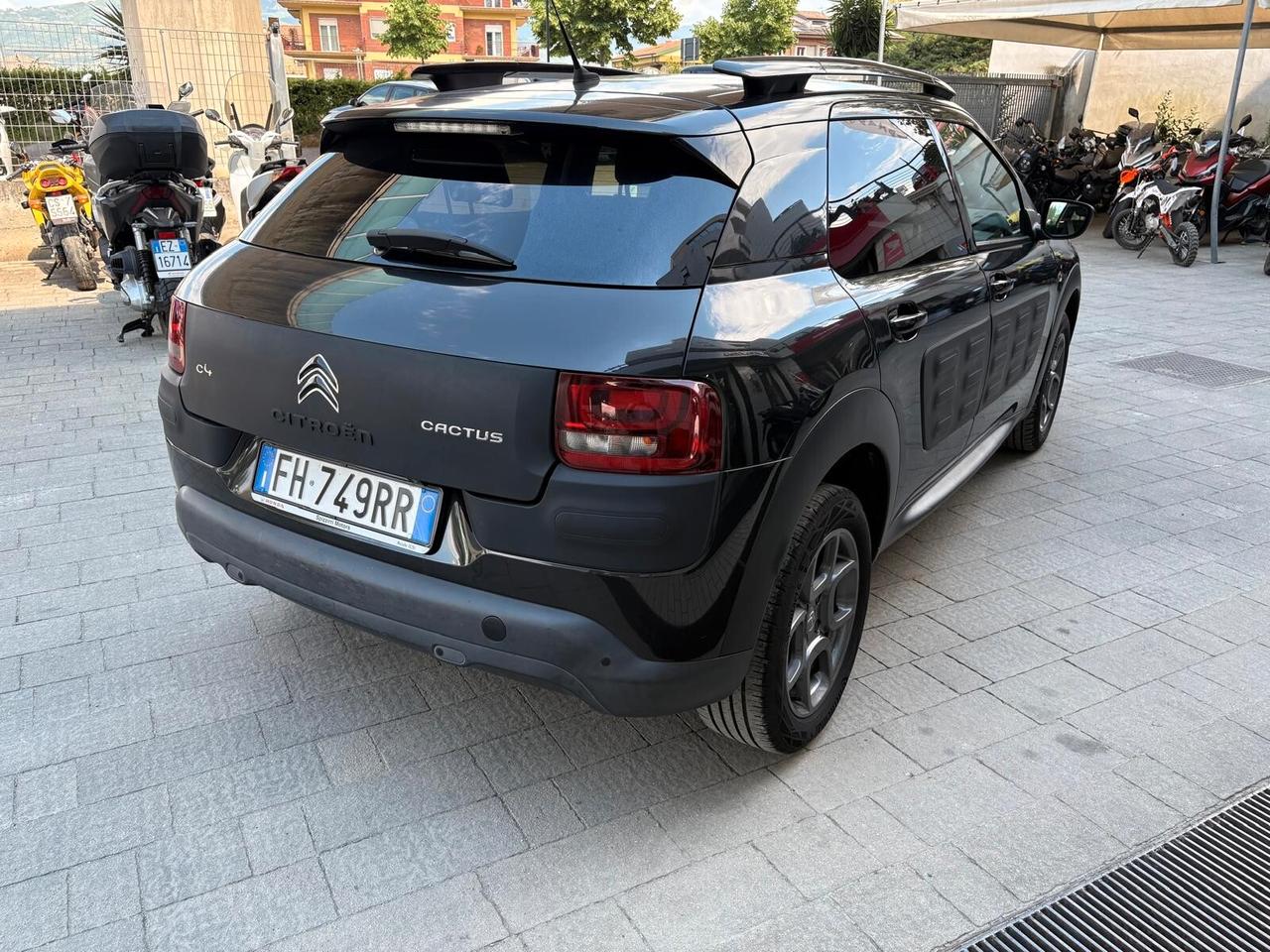 Citroen C4 Cactus PureTech 82 Shine